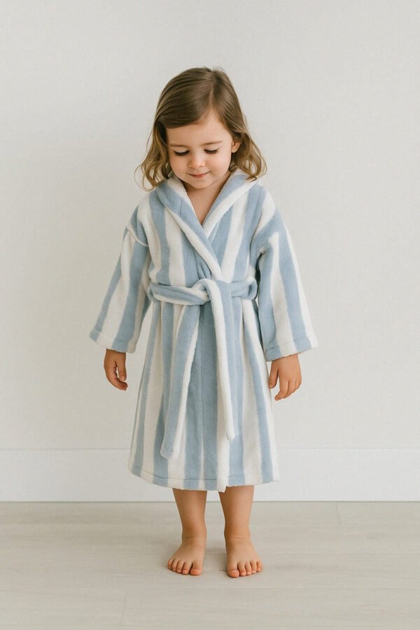 anuncio 5 Sew Your Own Cozy Kids Bathrobe! Sewing Pattern & Tutorial PDF – 6 Sizes (2–12 Yrs), Easy Step-by-Step Guide with Photos – Fun DIY Project